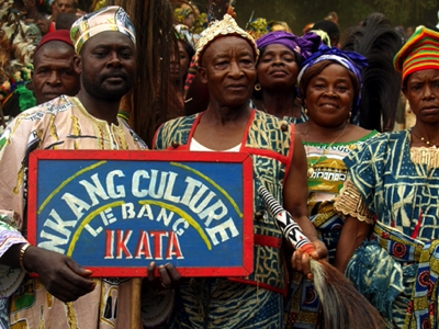  The dancers of Ikatta 